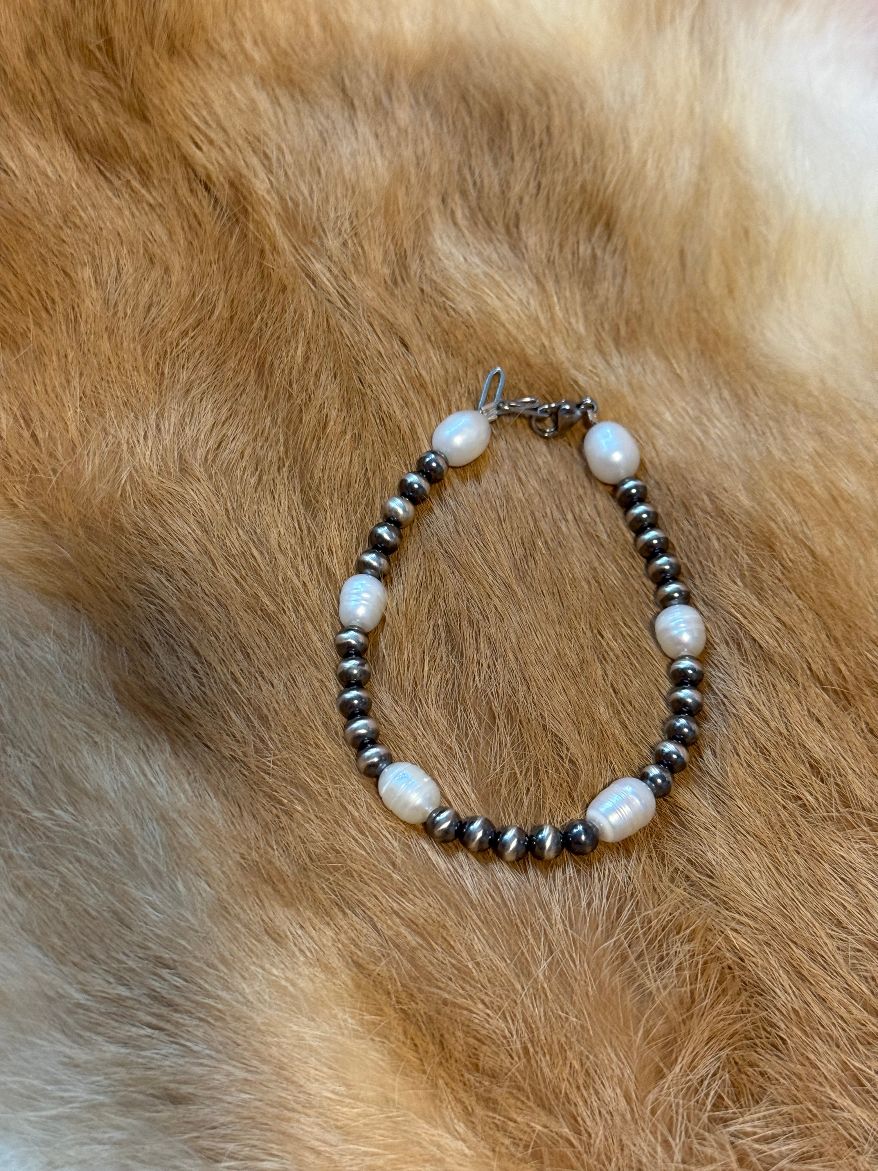The Lilly Bracelet