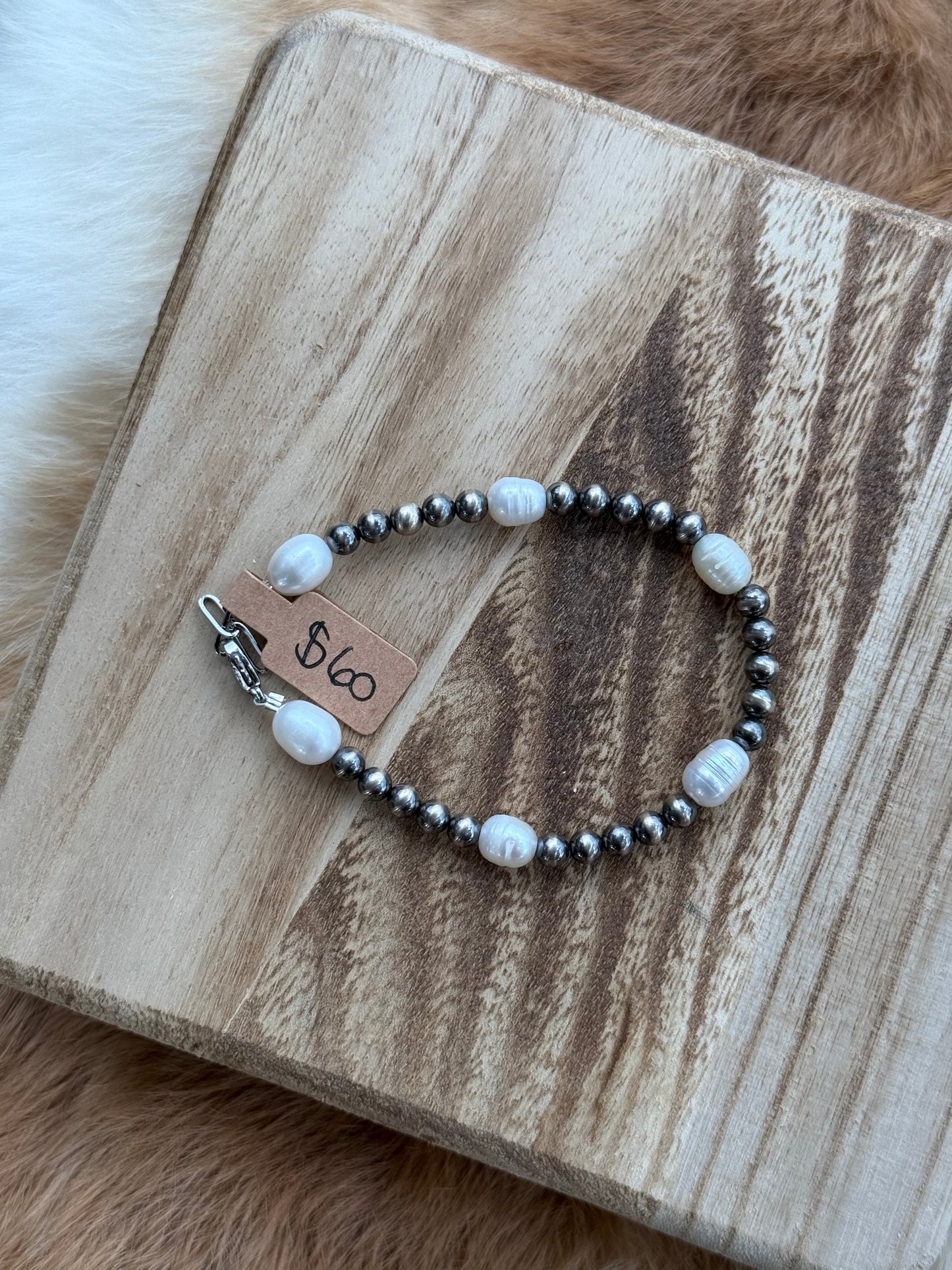 5mm sterling silver pearls and freshwater pearls (clasp)